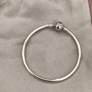 LIMITED EDITION PANDORA WINTER SILVER BANGLE